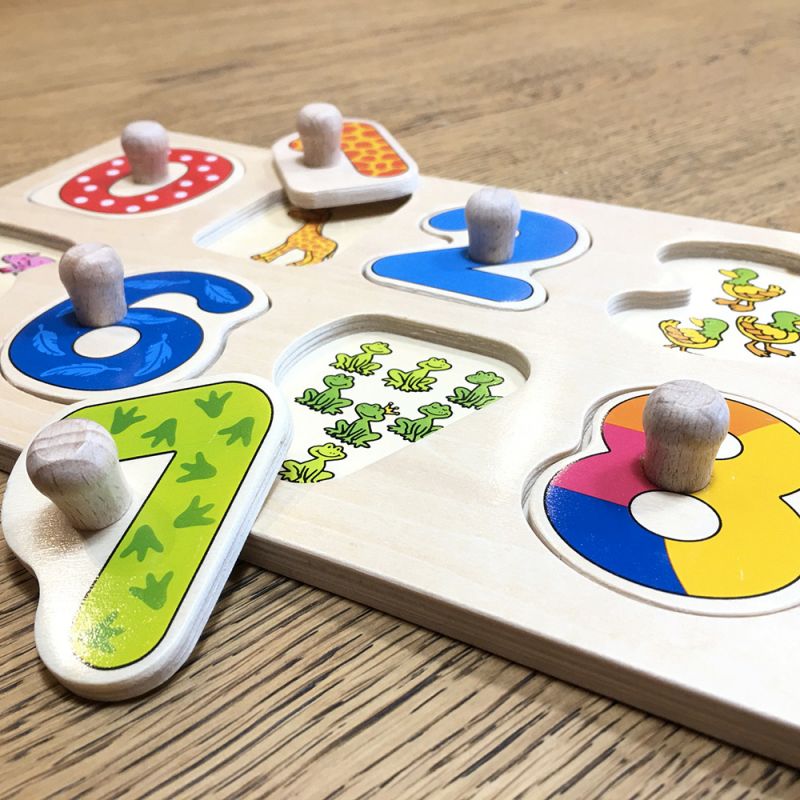 Les jouets de développement du cerveau de l'éducation compétences logiques  Montessori occupé les loquets de cube de bois d'activité de conseil pour  les enfants d'occupation sensorielle - Chine Les jouets en bois